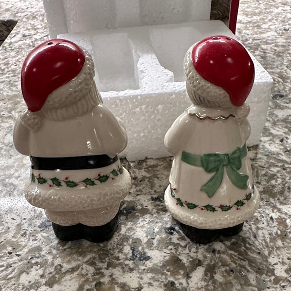 Lenox Festive Santa and Mrs. Claus Shakers - Red, White, and Black - Picture 6 of 6